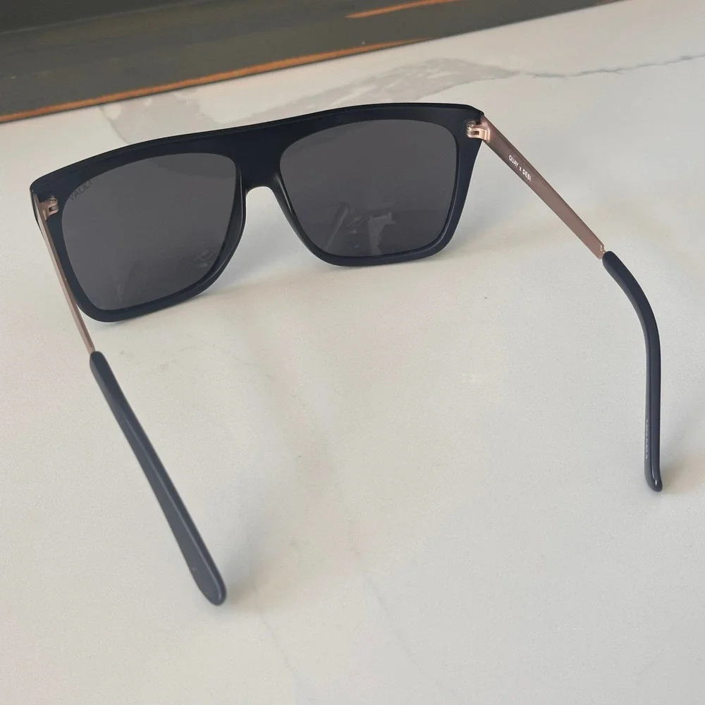 Quay Sunglasses Womens OS Black Excellent OTL II Desi Perkins Rose Gold Flat Top